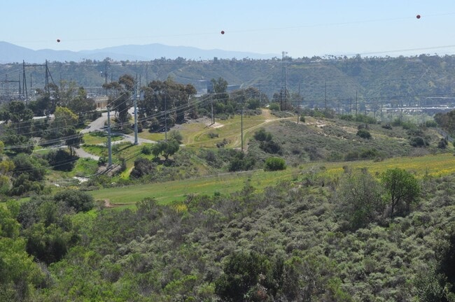 Building Photo - Serra Mesa  SFH Detached “4BR/2.5BA + offi...