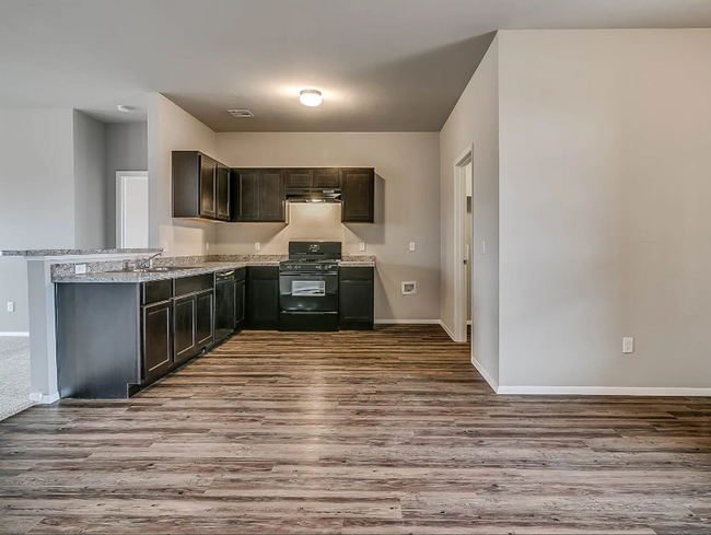 Building Photo - Spacious 4-Bedroom Home in Shawnee!
