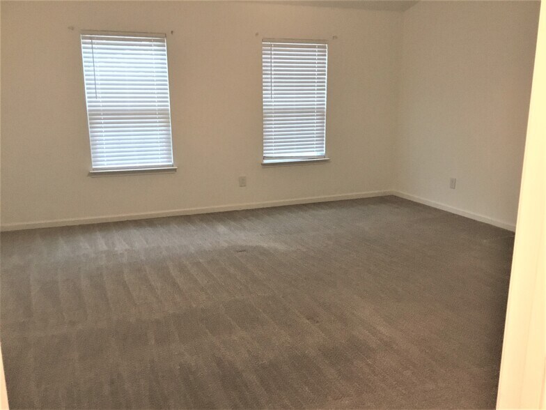 Building Photo - 133 Mount Olivet Dr