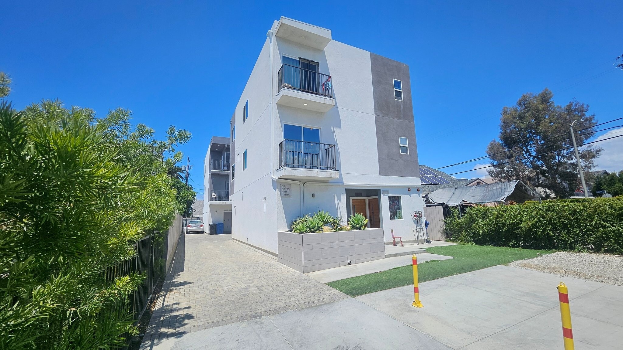 Building Photo - 339 N Harvard Blvd