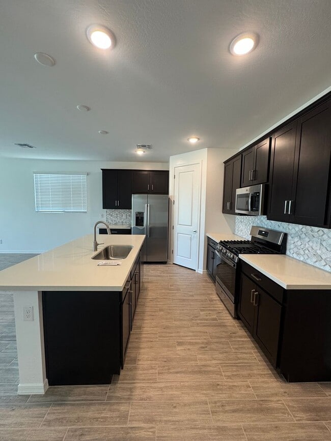 Building Photo - BRAND NEW HOME IN ALORAVITA IN PEORIA