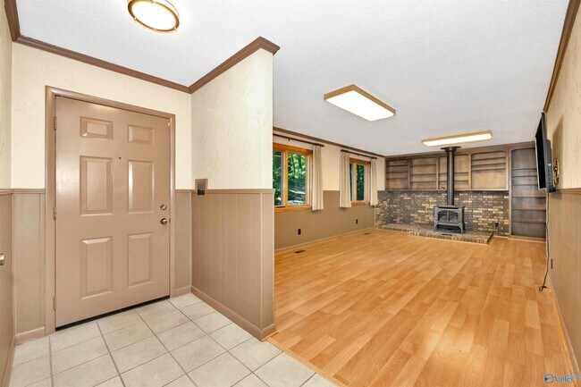 Building Photo - 286 Springhill Rd NW