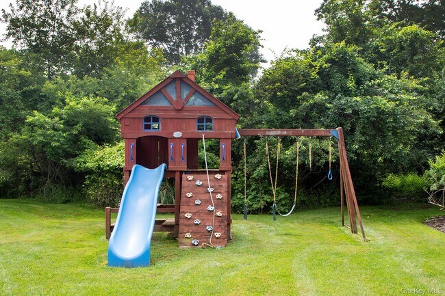 Building Photo - 16 Laila Ln