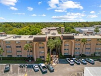 Building Photo - 2525 W Bay Dr