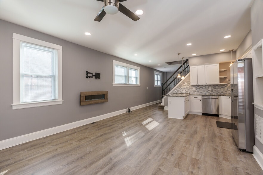 Building Photo - 3706 3rd St