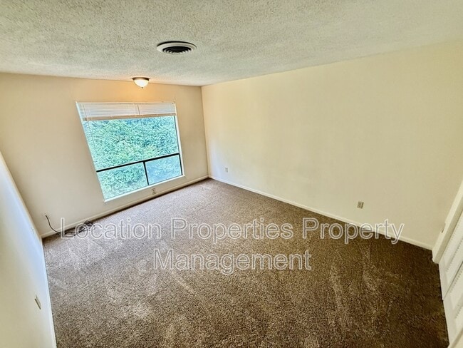 Building Photo - 3420 Augusta Dr
