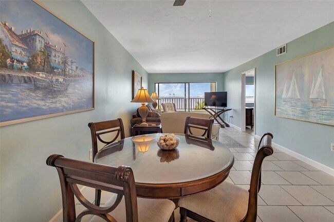 Building Photo - 1500 Park Beach Cir