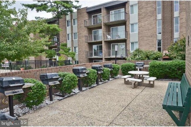 Building Photo - 60 S Van Dorn St
