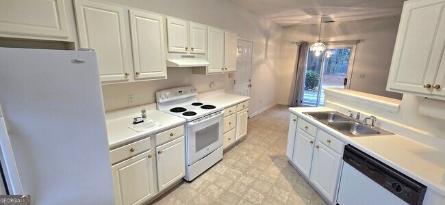 Building Photo - 45 Chemin Pl