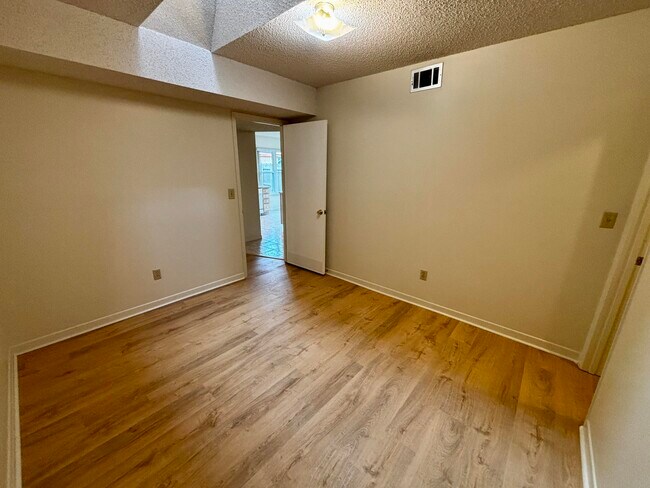 Building Photo - 11 12th Ave