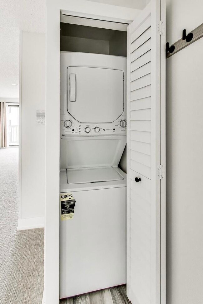 Building Photo - 239 S Gregory St