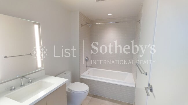 Building Photo - Ae'o #2710  |  Honolulu, HI