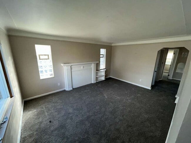 Building Photo - Charming 3 Bedroom Bungalow