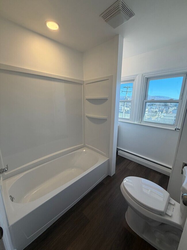 Building Photo - 17 N 24th St