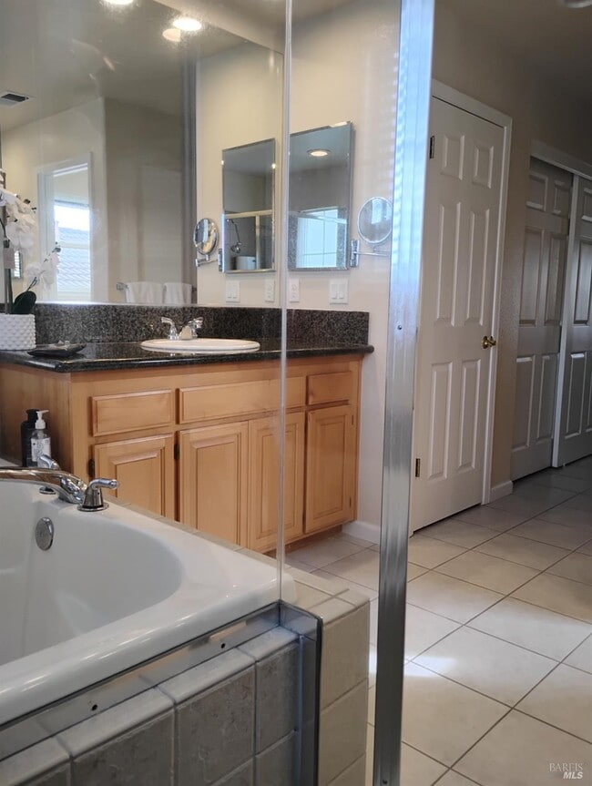 Building Photo - 1122 Mitchell Ln