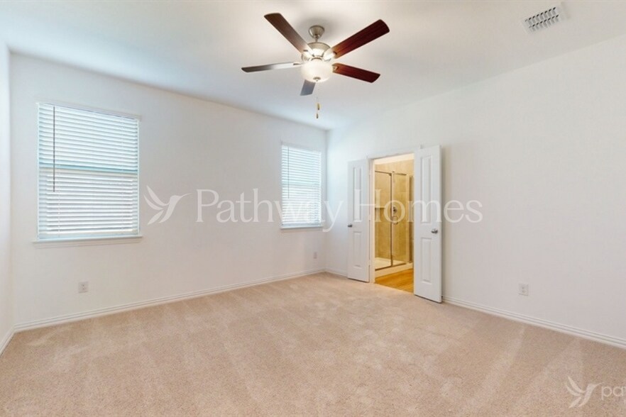 Building Photo - 944 Rusty Spur Ln