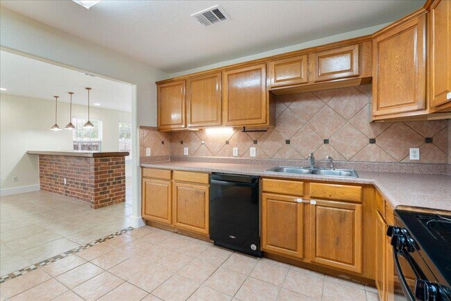 Building Photo - 500 Tillery St