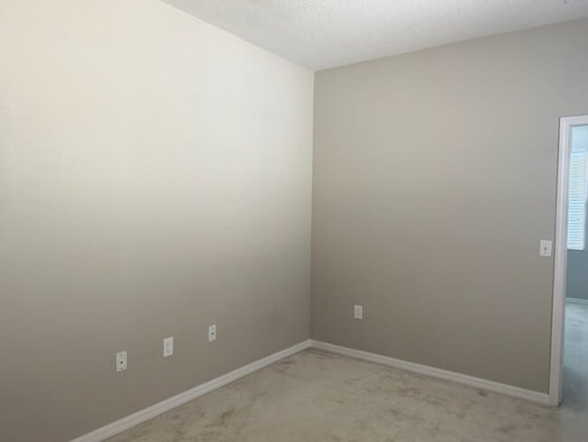 Building Photo - 3 2.5 - TOWNHOUSE IN PARKRIDGE - CLOSE TO ...