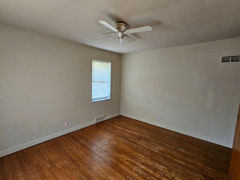 Building Photo - 112 Olympia Dr