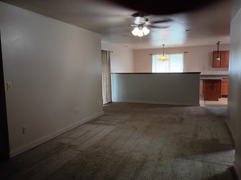 Building Photo - 5445 191st Ave SW