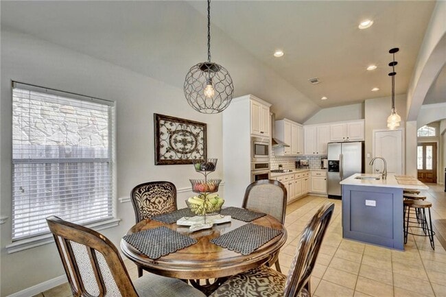 Building Photo - 2830 Stonecreek Pl