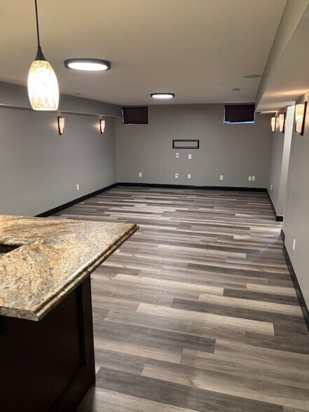 Building Photo - 1028 Pierpoint Ln