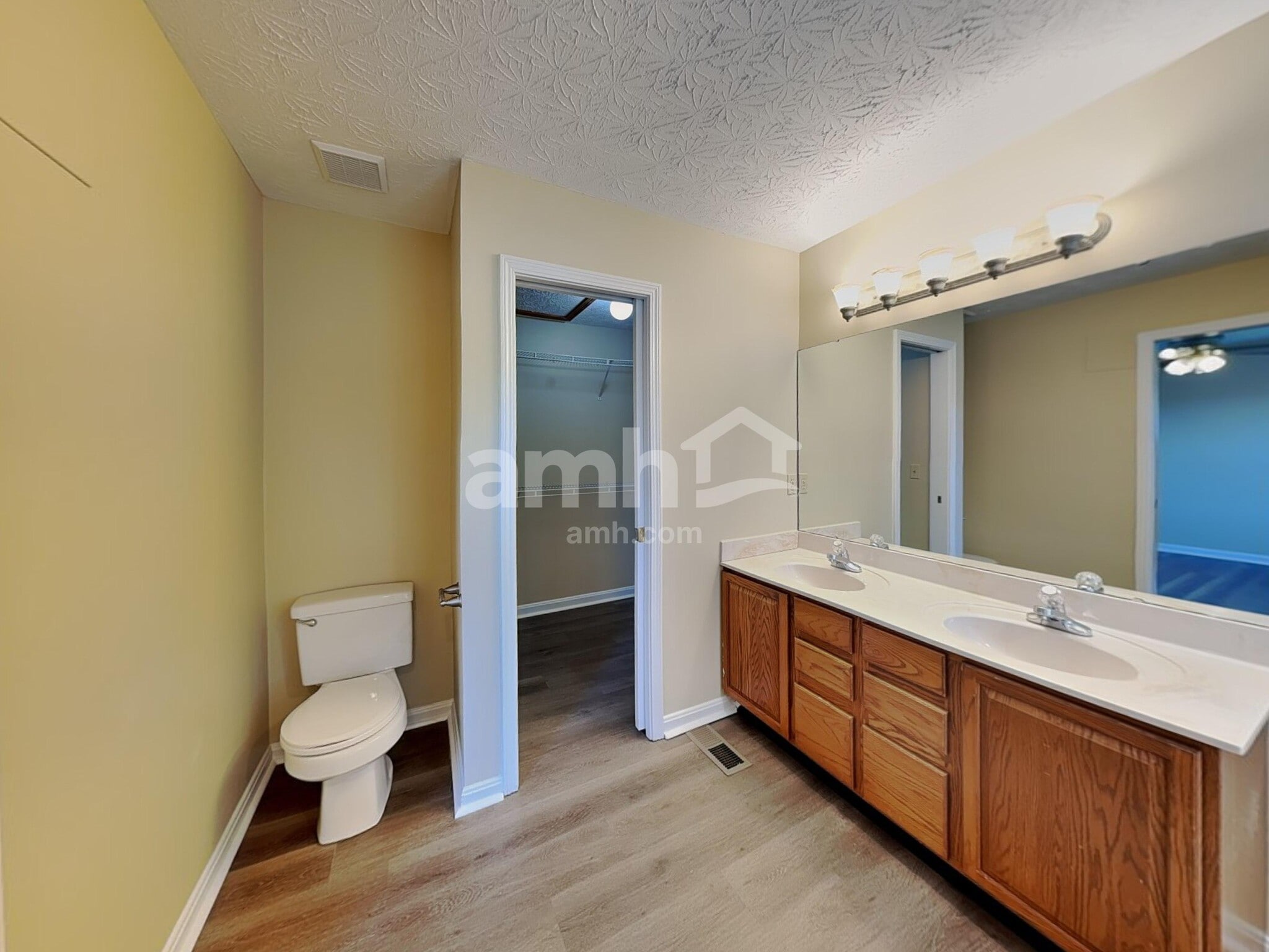 Building Photo - 10296 Manassas Ct