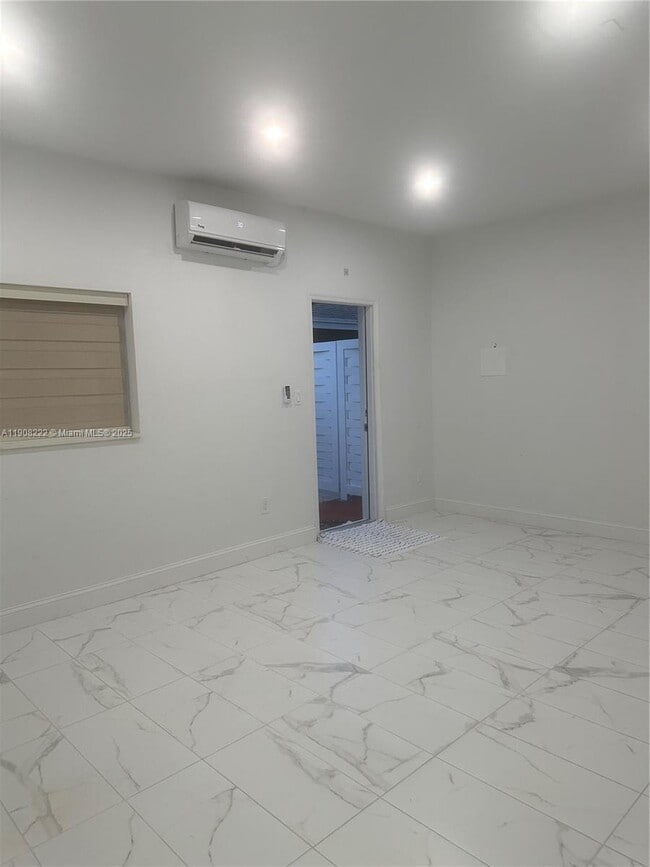 Building Photo - 11413 SW 129th Pl