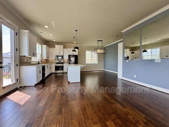 Building Photo - 16858 SW Larkspring Ln