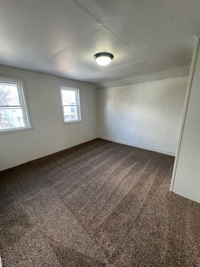 Building Photo - 311 W Williams St