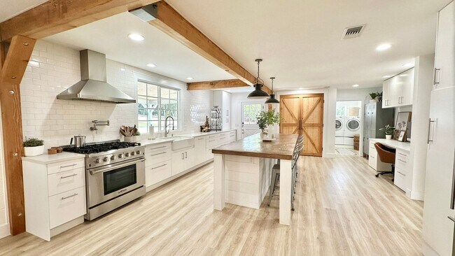 Building Photo - Beautifully Remodeled and Charming Country...