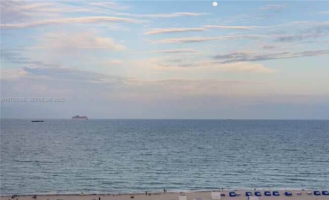 Building Photo - 100 Lincoln Rd