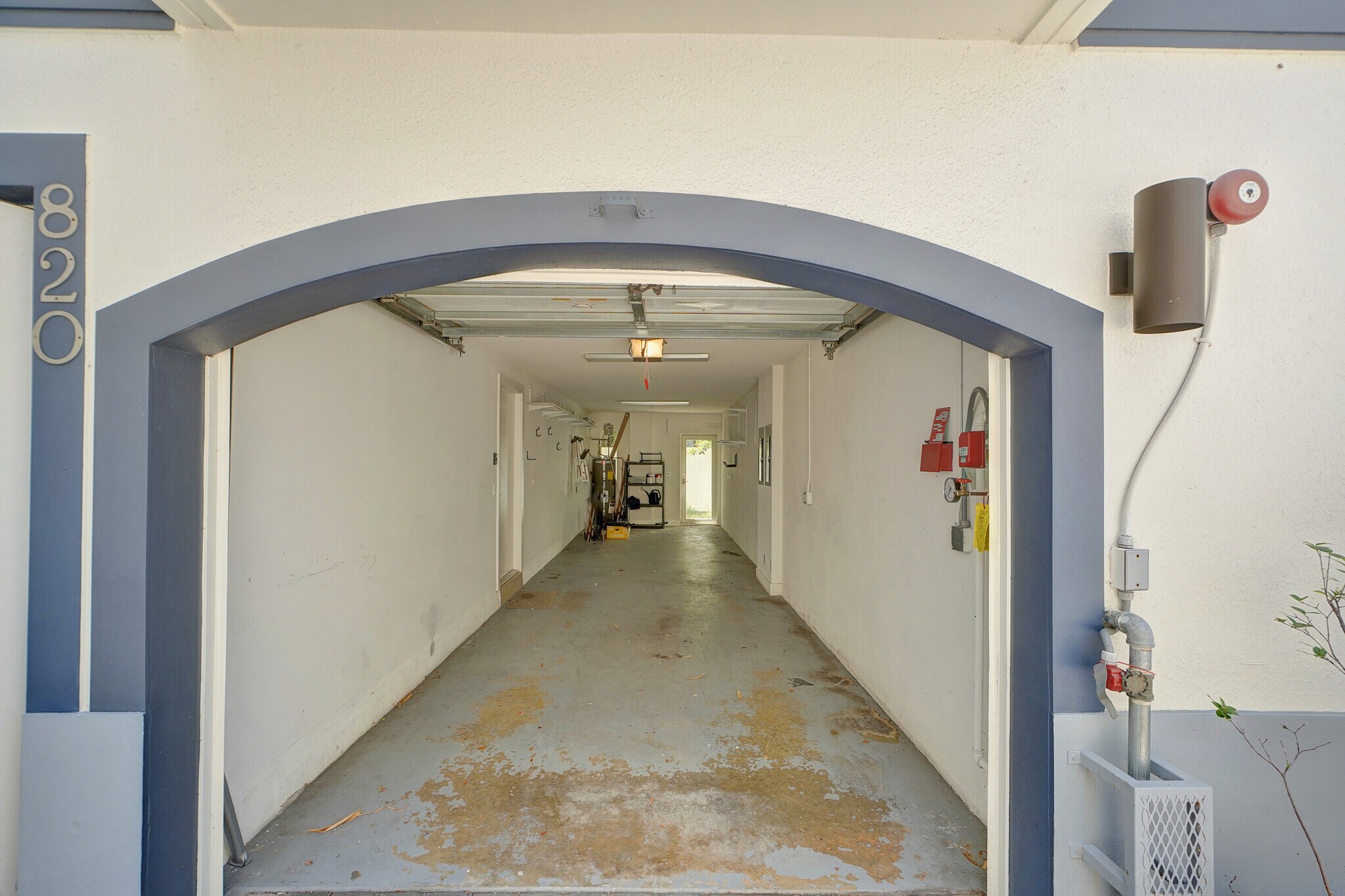 Back to Back Garage (2 cars) - 820 NE 7th St