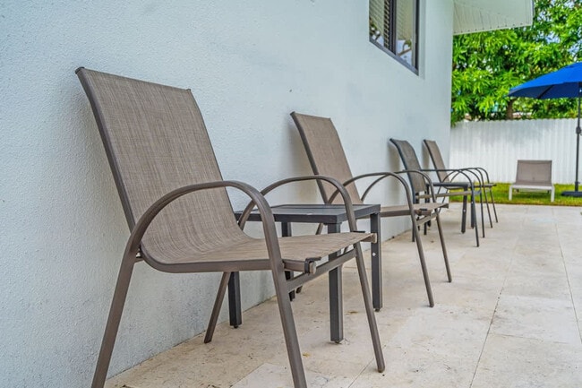 Building Photo - 17835 NE 6th Ave