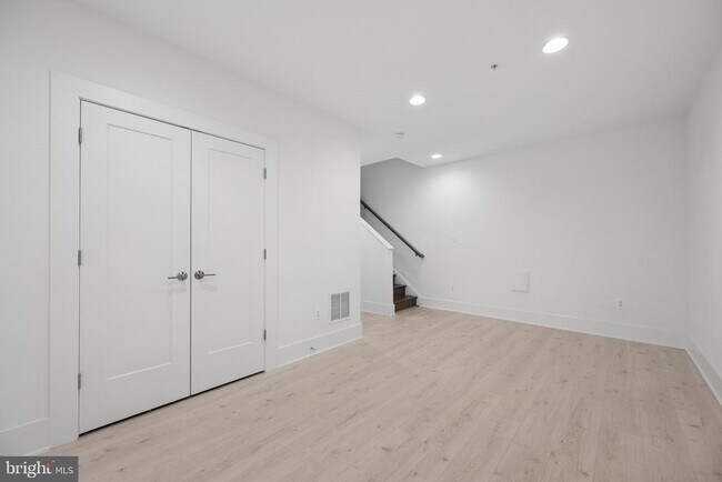Building Photo - 11344 Emerald Park Rd