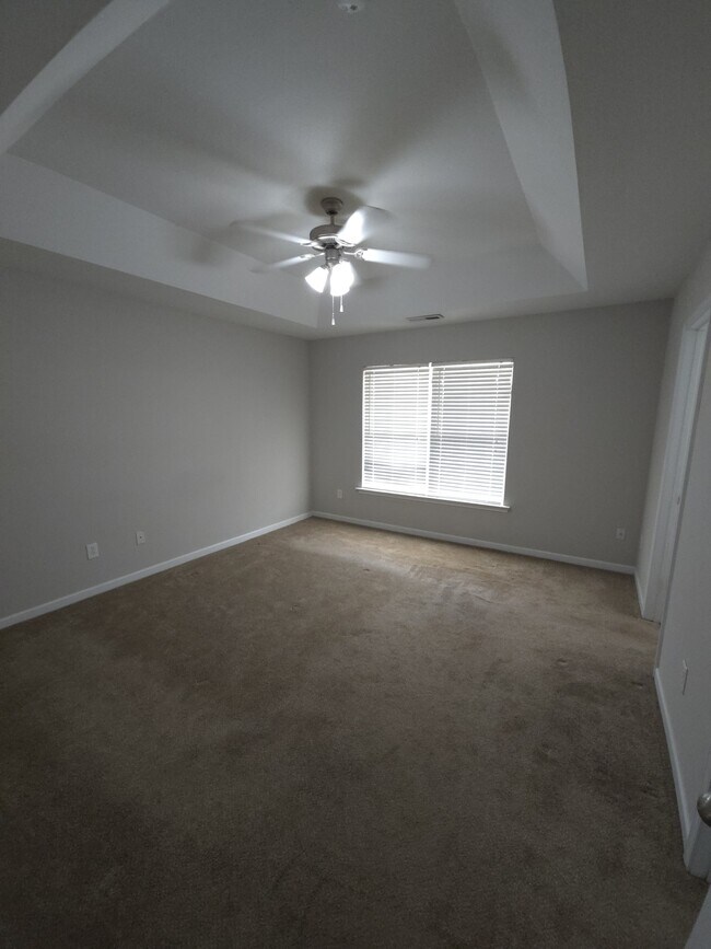 Building Photo - 105 Zippo Pine Dr