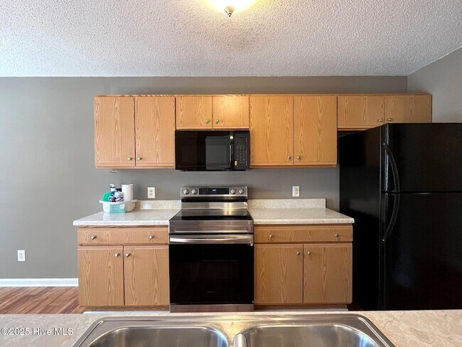 Building Photo - 205 Woodgreen Ln