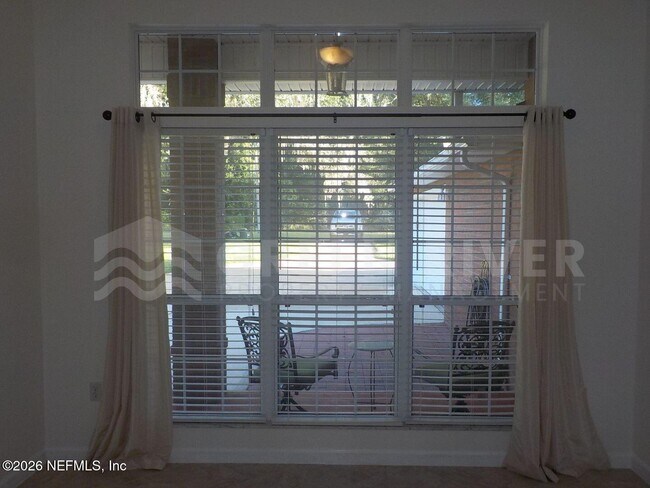 Building Photo - 1761 Oak Grove Dr S