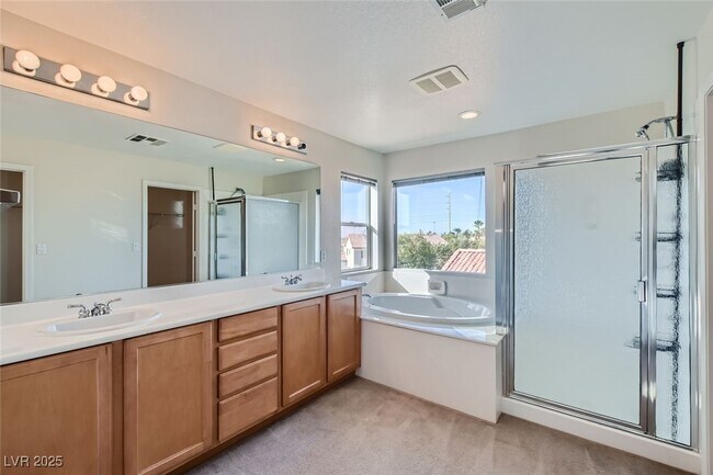 Building Photo - 6464 N Gentle Falls Ln