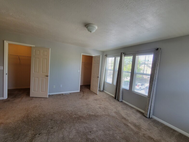 Building Photo - 4937 Atala Way