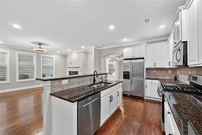 Building Photo - 10787 Bossier Dr