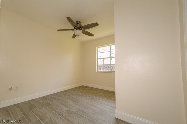 Building Photo - 4330 Deleon St