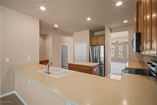 Building Photo - 12168 Country Day Cir