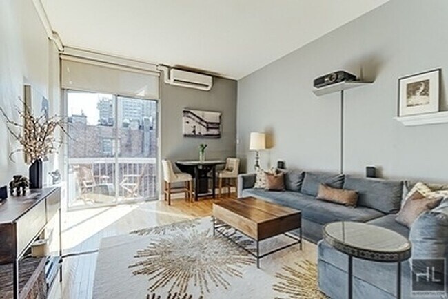 Building Photo - 307 Mott St