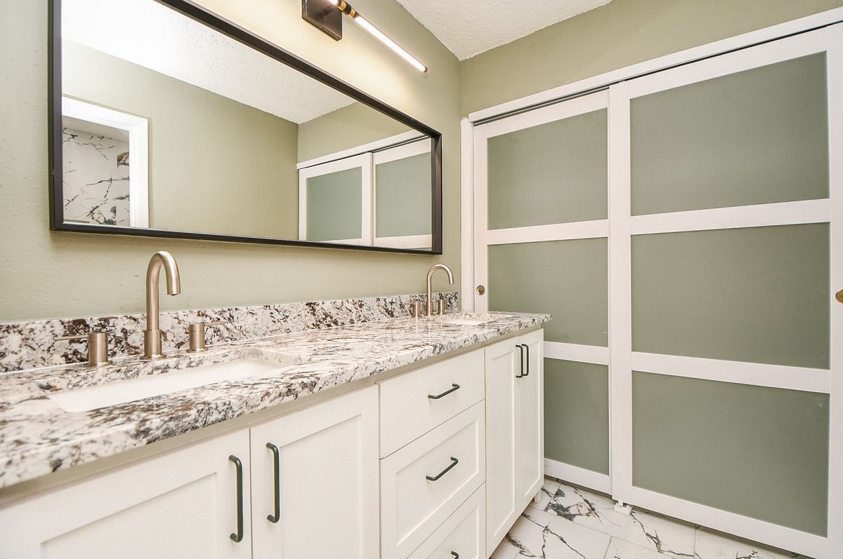 Building Photo - 17022 Quail Park Dr