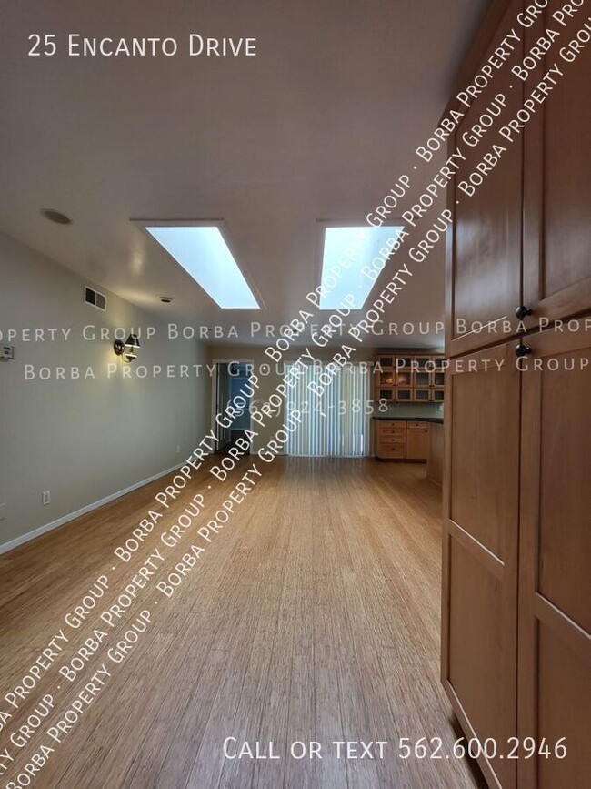 Building Photo - 25 Encanto Dr