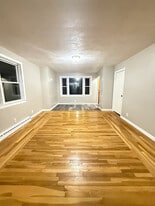 Building Photo - 80 Gladstone St