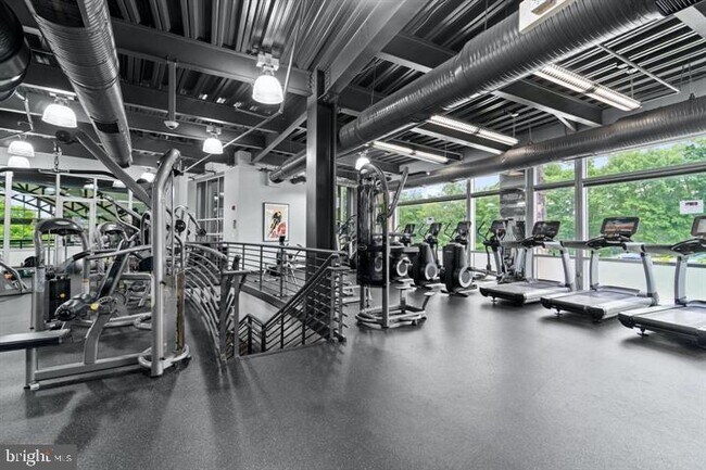 Building Photo - 2251 Oberlin Dr