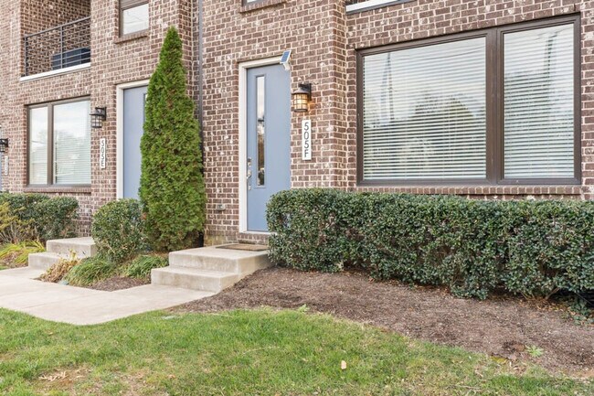 Building Photo - 505 Wedgewood Ave