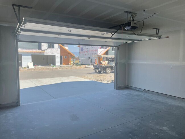 Building Photo - 52 Black Label Wy